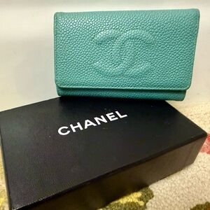 Vintage CHANEL Turquoise Caviar 6 Ring Key Holder - Gold hardware
